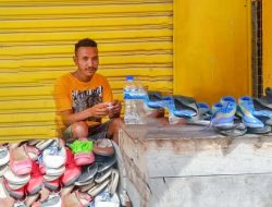 Leonizio Hapara Estudu Iha Universidade Kontinua Suku Sepatu Selu Kursu