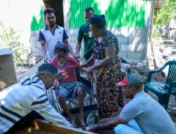 PR Apoiu Kadeira Roda Ba Difisiente Elizabeth Iha Ataúro