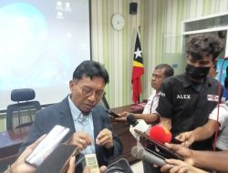 SEKOMS Asina Kontratu Daruak ho Média 15