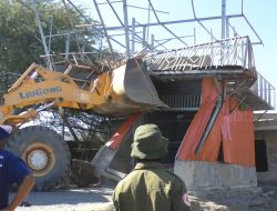 Hadia Ai Rin Bandeira Nia SEATOU Hasai Tan Uma kain 11 Iha Tasi-Tolu