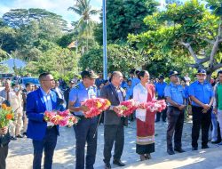 Autoriedade Munisipiu Aileu Realiza Komemorasaun Restaurasaun Independensia T-L Loron 20 Fulan  Maio Ho Kari Ai-Funan Ba Estatua Saudoso Nicolau Lobato.