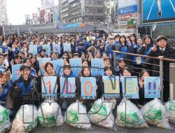 Juventude iha Osaka Lidera Atividade Limpeza Ambientál ba Dala 100 iha Distritu Namba