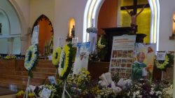 Misa Rekuém iha Catedral Díli, Sarani fó Omenajen Ikus ba Padre Domingos Mau-Bere no Padre Aníbal.